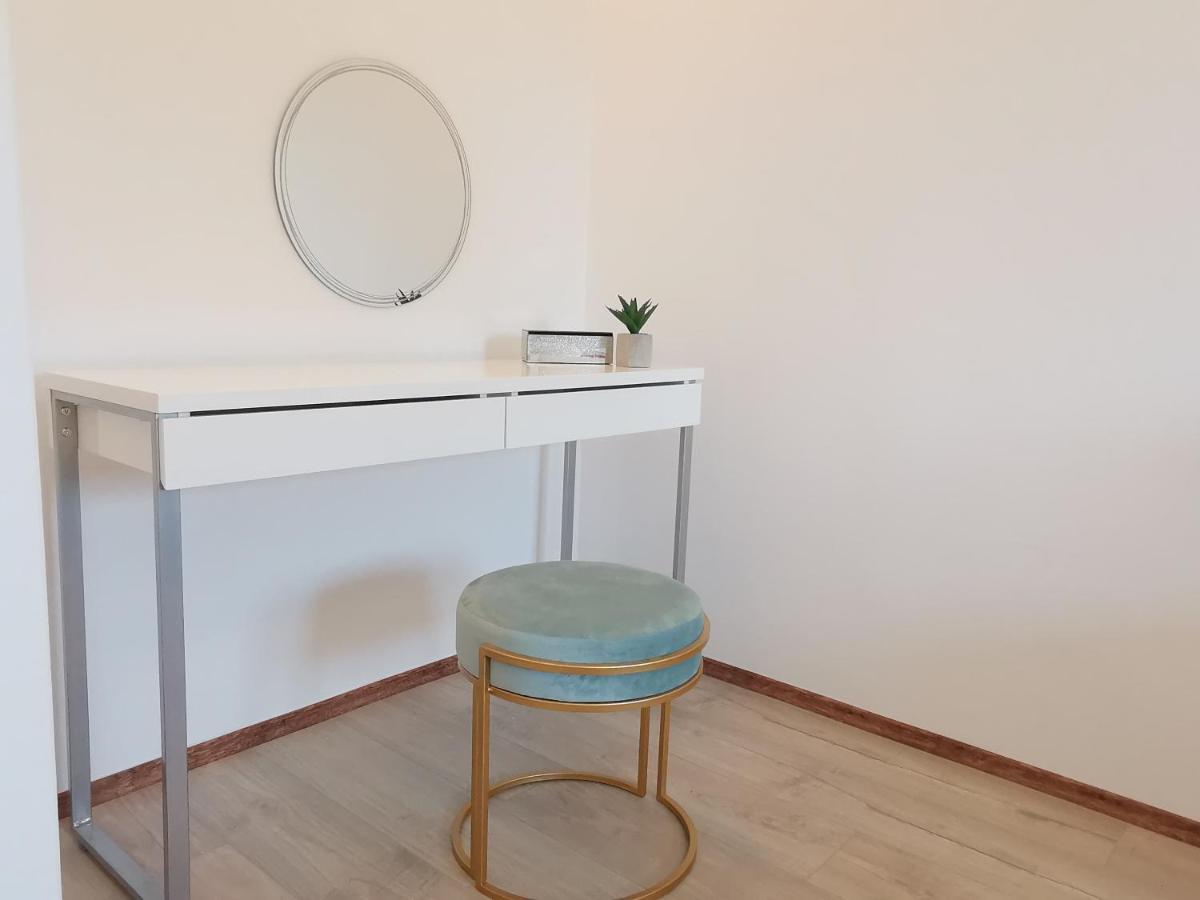 Apartment Pineta With Terrace & Park Wood View Póla Kültér fotó